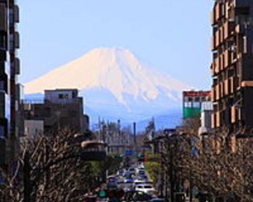200px-Mt_Fuji_from_Higashikurume_St01
