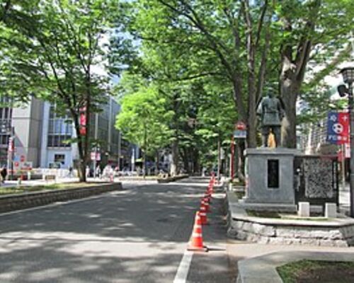 280px-Keyaki.namiki.dori.fuchu