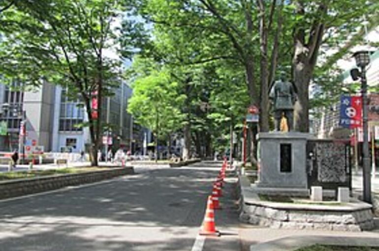 280px-Keyaki.namiki.dori.fuchu